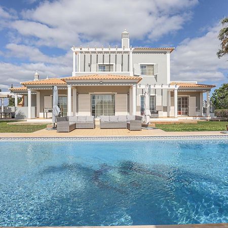 Villa Loane - Swimming Pool - By Bedzy Sao Lourenco  Exteriör bild