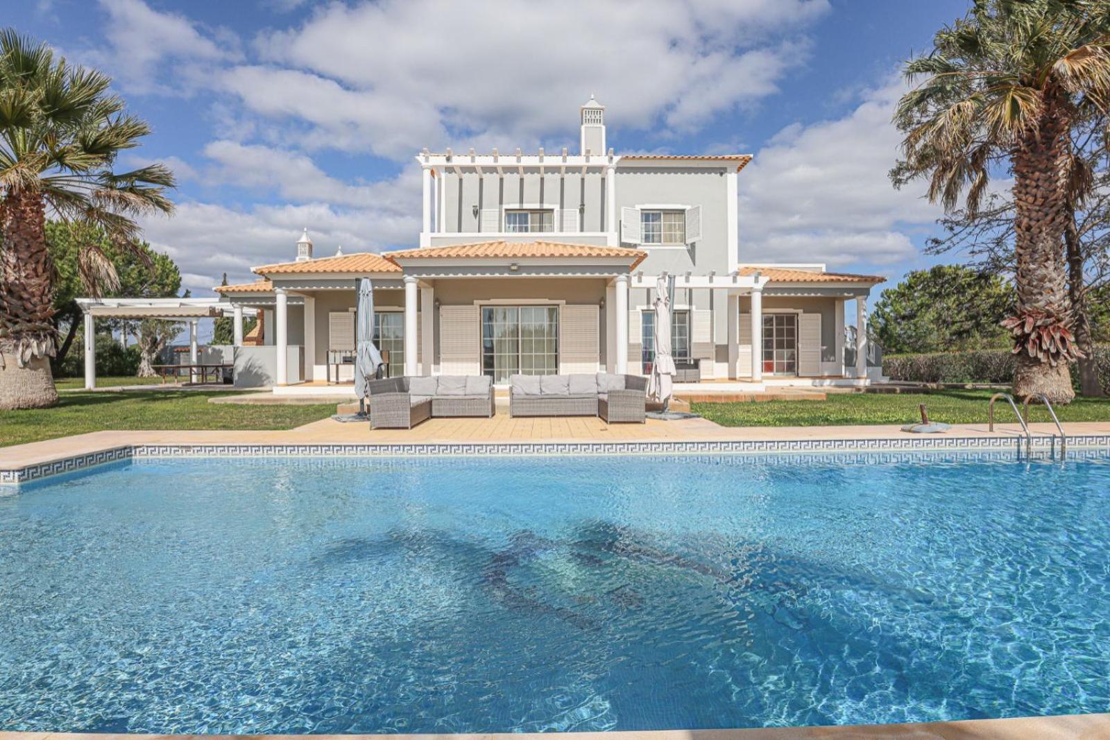 Villa Loane - Swimming Pool - By Bedzy Sao Lourenco  Exteriör bild